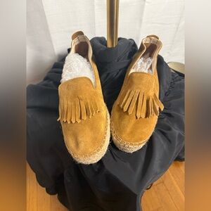 Fabiolas Fringed Suede Loafers in Tan